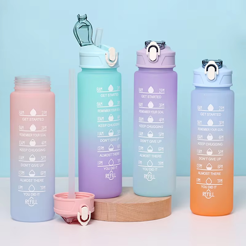 Smart Water Bottle Tracker - 高温耐性スポーツウォーターボトル、段階的なストロー、つや消しプラスチックカップ、プログレッシブカラー、レインボー、700ml