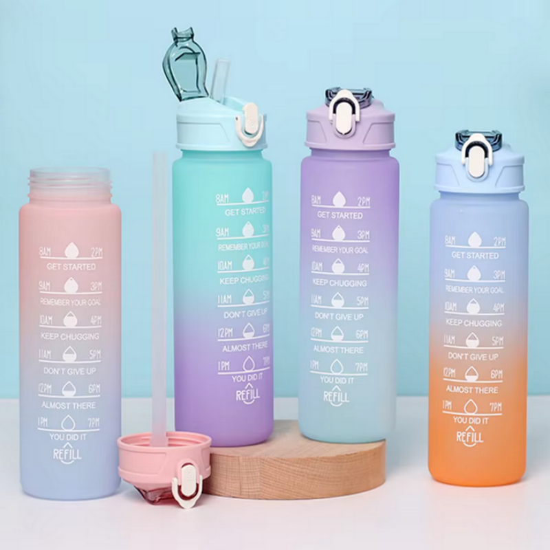 Smart Water Bottle Tracker - スポーツウォーターボトル 時間追跡ストロー付き 漏れ防止ロックフリップカバーで持ち運びが簡単 アウトドアアドベンチャーに最適